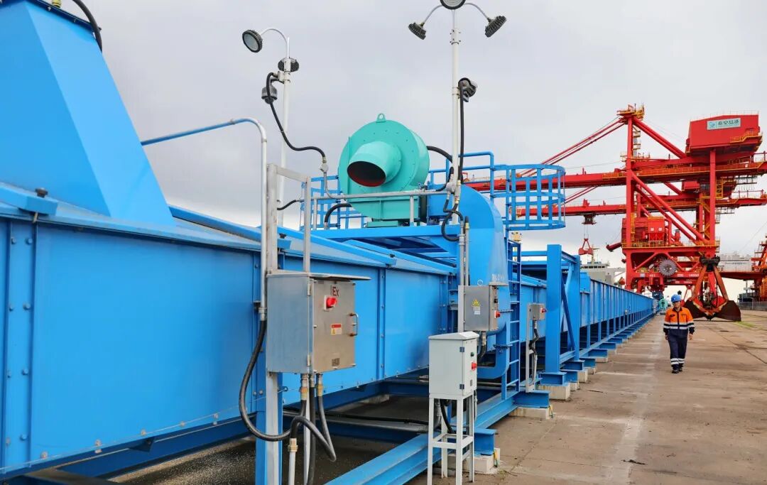 光格科技光纖傳感方案落地秦皇島港304泊位，助力糧食管廊氣墊式皮帶機實(shí)現全息化智能監測